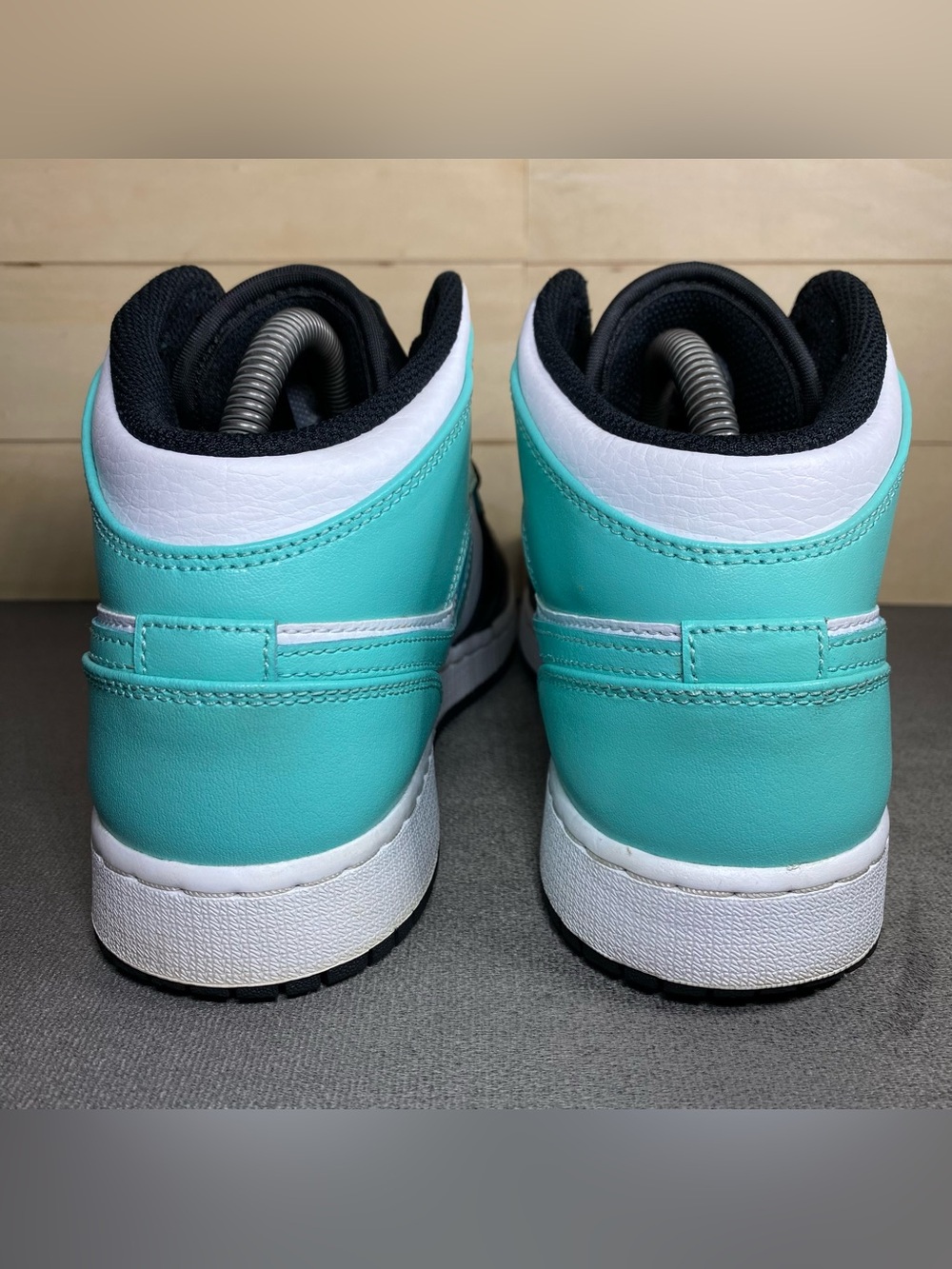 Nike Air Jordan 1 Tropical Twist Igloo Youth Size 6Y Shoes Aqua Black 554725-132 - Picture 6 of 11